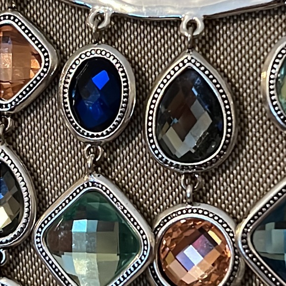 Chic Silver and Blue Gemstone Necklace - Picture 3 of 7